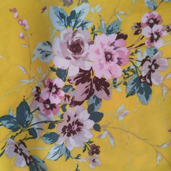 Torrid Sz 4 4X 26 Yellow Strappy SS Sharkbite Baby Doll Challis Dress Floral New - Picture 3 of 4